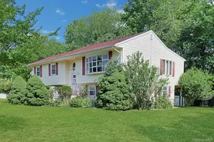 635 Gilbert Ave, Pearl River, NY 10965 - Photo 2