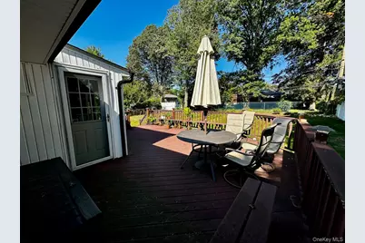 26 Canterbury Road, Woodbury, NY 11797 - Photo 18