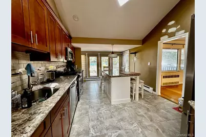 26 Canterbury Road, Woodbury, NY 11797 - Photo 2