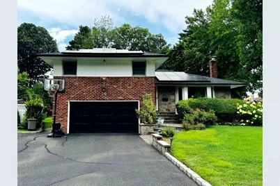 26 Canterbury Road, Woodbury, NY 11797 - Photo 1