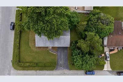 1680 Pine Acres Boulevard, Bay Shore, NY 11706 - Photo 38