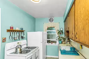 2 Cliff Rd, Merrick, NY 11566 - Photo 10