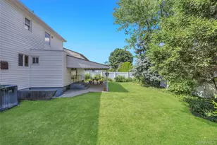 15 A Totten St, Bethpage, NY 11714 - Photo 20