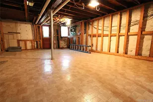 70-32 65th St, Glendale, NY 11385 - Photo 22