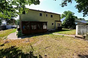 36 Willow St, Selden, NY 11784 - Photo 32