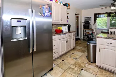 36 Willow Street, Selden, NY 11784 - Photo 18