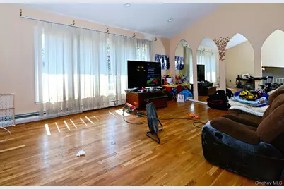 36 Willow Street, Selden, NY 11784 - Photo 6