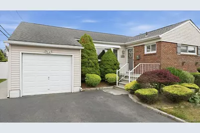 45 Margaret Road, Massapequa, NY 11758 - Photo 4