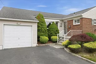 45 Margaret Rd, Massapequa, NY 11758 - Photo 4