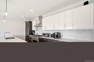 100 Garvies Point Rd, Glen Cove, NY 11542 - Photo 8