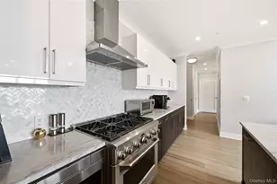 100 Garvies Point Rd, Glen Cove, NY 11542 - Photo 10