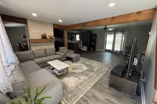 45 Croft Ln, Smithtown, NY 11787 - Photo 2