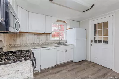 141 Wendy Drive, Holtsville, NY 11742 - Photo 6