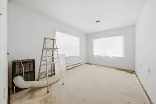 158 Falmouth Ct, Ridge, NY 11961 - Photo 10