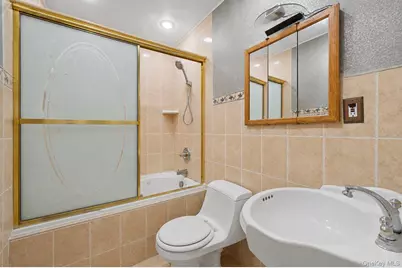 13030 145th Street, Jamaica, NY 11436 - Photo 18
