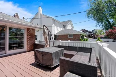 33 Birchwood Park Drive, Syosset, NY 11791 - Photo 30