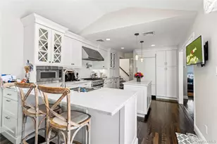 33 Birchwood Park Dr, Syosset, NY 11791 - Photo 8