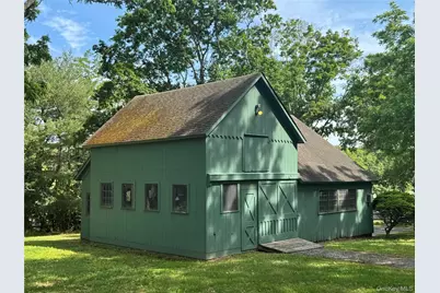 33 Crosby Street, Center Moriches, NY 11934 - Photo 2