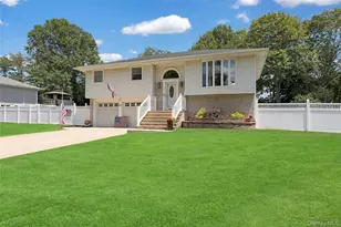 61 Yale Ave, Oakdale, NY 11769 - Photo 2