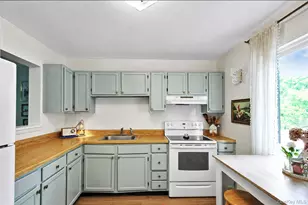 525 Harbor View Ct, Beacon, NY 12508 - Photo 2