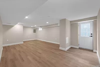 102 Kate Drive, New Hyde Park, NY 11040 - Photo 28
