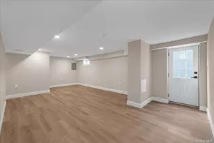 102 Kate Dr, New Hyde Park, NY 11040 - Photo 28