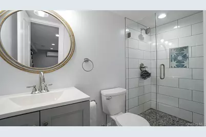 185 E 17th Street, Huntington Station, NY 11746 - Photo 16