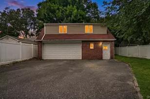185 E 17th St, Huntington Station, NY 11746 - Photo 32