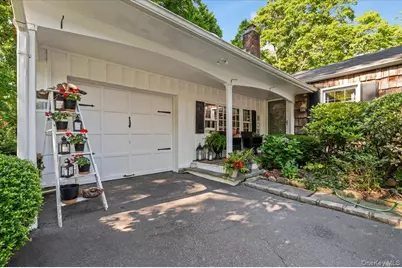 10 Rancher Place, Huntington, NY 11743 - Photo 2