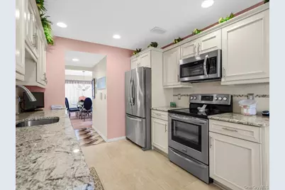 181 North Lane, Smithtown, NY 11787 - Photo 4