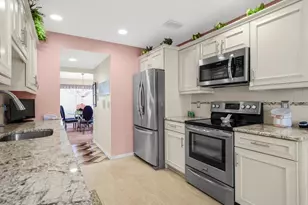 181 North Ln, Smithtown, NY 11787 - Photo 4