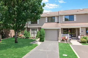 181 North Ln, Smithtown, NY 11787 - Photo 2
