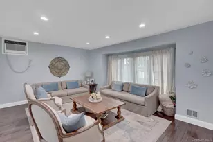 31 Leeds Ln, North Babylon, NY 11703 - Photo 4