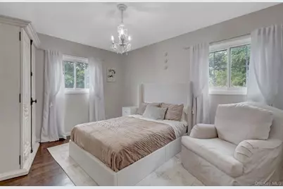 31 Leeds Lane, North Babylon, NY 11703 - Photo 12