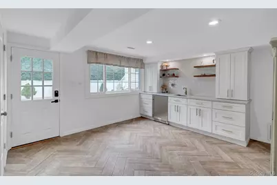 31 Leeds Lane, North Babylon, NY 11703 - Photo 20