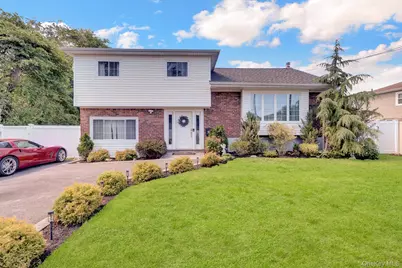 31 Leeds Lane, North Babylon, NY 11703 - Photo 1