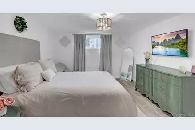 31 Leeds Lane, North Babylon, NY 11703 - Photo 26