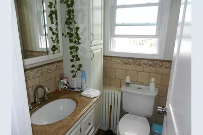 64 Avondale Street, Valley Stream, NY 11581 - Photo 12