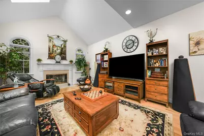 193 Pidgeon Hill Road, South Huntington, NY 11746 - Photo 18