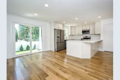 59A Hickory Road, Port Washington, NY 11050 - Photo 6