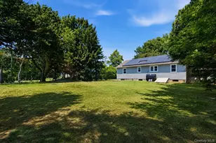 725 Peconic Ln, Peconic, NY 11958 - Photo 2