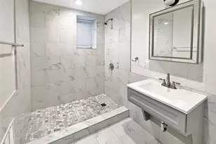 18-55 21st Dr, Astoria, NY 11105 - Photo 32