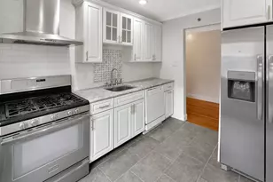 18-55 21st Dr, Astoria, NY 11105 - Photo 14