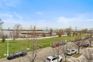 12206 Powells Cove Blvd, College Point, NY 11356 - Photo 6
