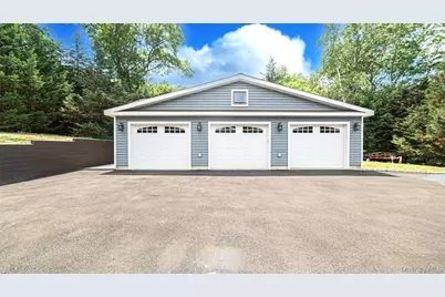 9 Huckleberry Lane, East Setauket, NY 11733 - Photo 4