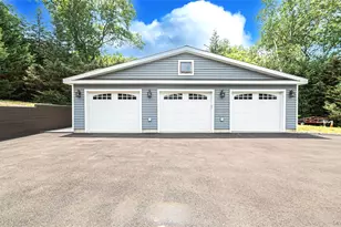 9 Huckleberry Ln, East Setauket, NY 11733 - Photo 4
