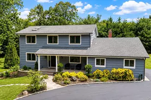 9 Huckleberry Ln, East Setauket, NY 11733 - Photo 2