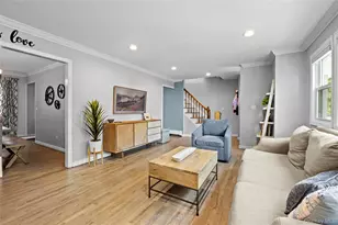 17 Garfield Pl, East Northport, NY 11731 - Photo 6