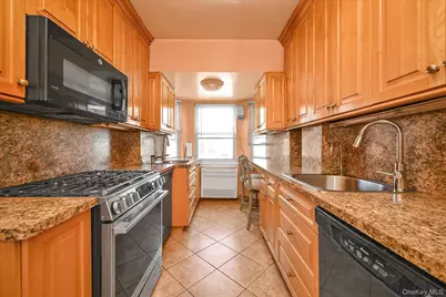 136-43 71st Road, Kew Gardens, NY 11367 - Photo 6