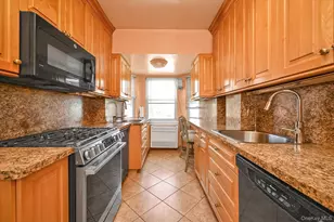 136-43 71st Rd, Kew Gardens, NY 11367 - Photo 6